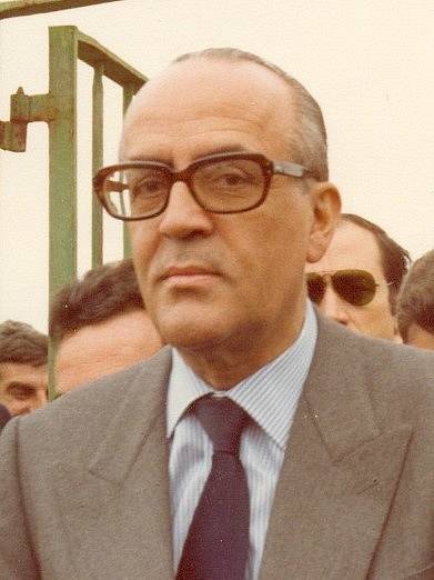 Španělský politik Leopoldo Calvo Sotelo, jenž v únoru 1981 žádal parlament o vyslovení důvěry své vládě. Hlasování ale přerušily výstřely
