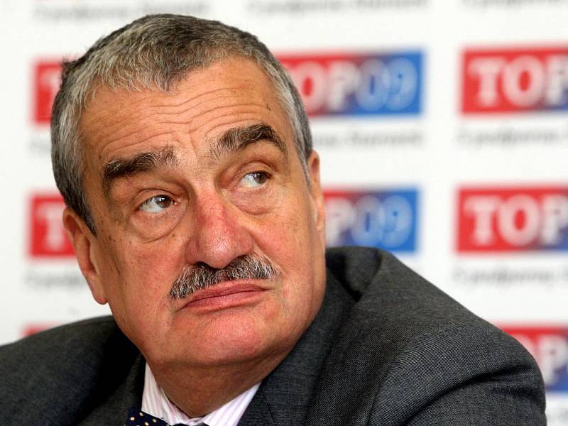 Ministr zahraničí Karel Schwarzenberg.