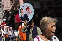 V Hongkongu začaly místní volby, které jsou vnímány jako neoficiální referendum o demokratických reformách