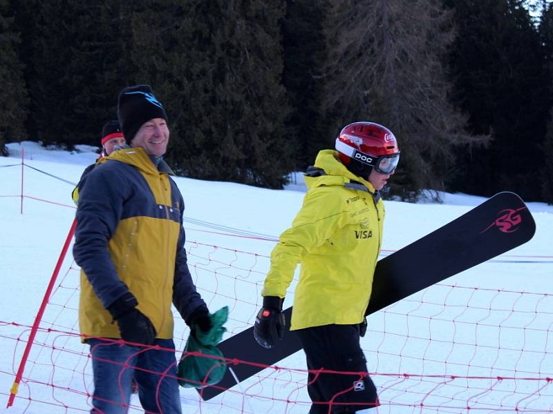 Triumf Ester Ledecké na prvním závodě Světového poháru v italské Carezze. 