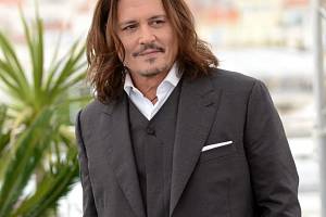 Johnny Depp na letošním filmovém festivalu v Cannes. Slavnostně zde uvedl film Jeanne du Barry. Zahrál si v něm francouzského krále Ludvíka XV.