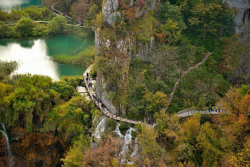 Chorvatsko se může pochlubit osmi národními parky. Na snímku Plitvická jezera