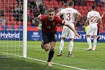 Čeští fotbalité nastoupili v úvodním utkání elitní skupiny Ligy národů proti Švýcarsku. Gólová radost Jan Kuchty.