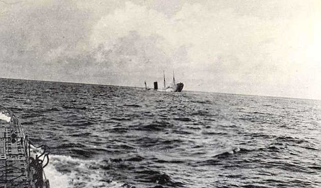 Potopení parníku HMS Carpathia. Ke dnu jej poslala německá ponorka.