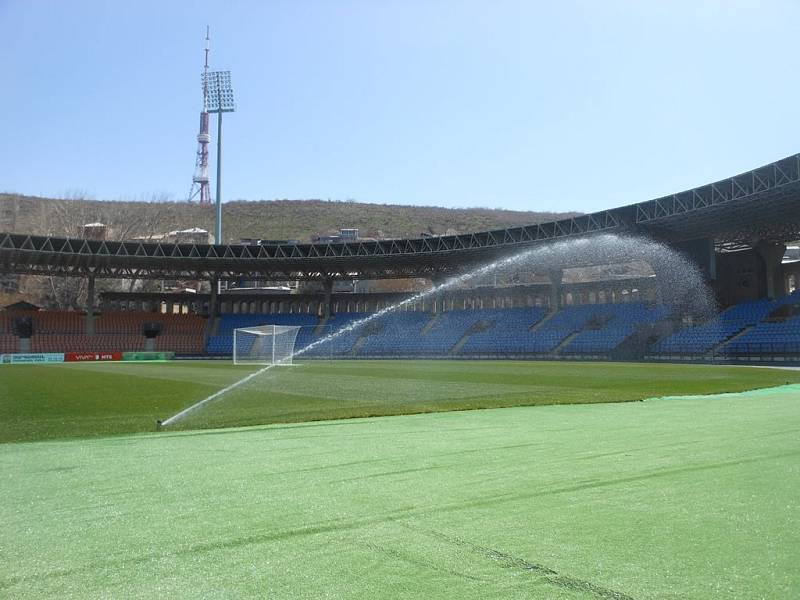 Arménie - Hrazdan - větší stadion, než na kterém se hrál zápas Arménie - Itálie.