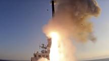 Ruská válečná loď vystřeluje raketu na Ukrajinu, 11. října 2022