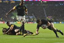 Semifinále mistrovství světa v rugby: Nový Zéland porazil Jihoafrickou republiku 20:18.