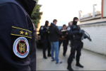 Policisté provádějí razii v domě slovenského podnikatele Kočnera.Policisté provádějí razii v domě slovenského podnikatele Kočnera.