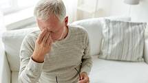 Závažnější případy mohou vést k zápalu plic, selhání ledvin a smrti. Nejvíce ohroženou skupinou jsou přitom senioři.