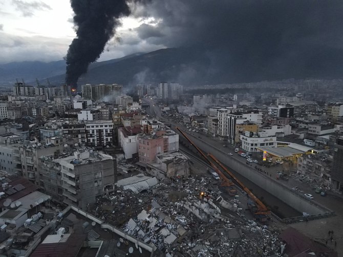 Pohled na zemětřesením zasažené turecké město Iskenderun