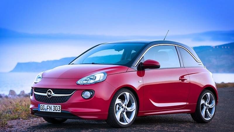 Nejlepší mini auto: V popředí mezi nejmenšími vozy se umístil Opel Adam, u kterého se vážné nedostatky objeví jen ve 3,8 % případů. Průměrný nájezd: 29 000 kilometrů.