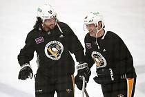 Kris Letang a Jaromír Jágr na tréninku Pittsburghu.