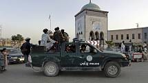 Bojovníci Tálibánu ve městě Kandahár