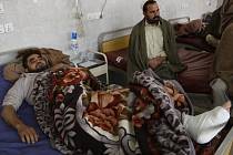Silné zemětřesení, které postihlo v pátek sever Afghánistánu, si vyžádalo několik desítek raněných nejenom v Afghánistánu, ale také v sousedním Pákistánu.