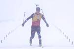 Mistrovství světa v biatlonu, sprint 10 km muži, 11. února 2023, Oberhof, Německo. Norský závodník Johannes Thingnes Bö protíná cílovou pásku