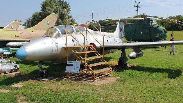 V Leteckém muzeu v Kunovicích si můžete prohlédnout armádní letouny MiG-15, MiG-21, Suchoje, Iljušiny či vrtulník Mi-4 nebo elegantní lehký bitevní letoun Aero L-39 ZA Albatros.