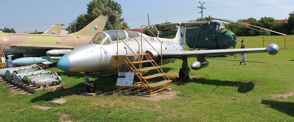 V Leteckém muzeu v Kunovicích si můžete prohlédnout armádní letouny MiG-15, MiG-21, Suchoje, Iljušiny či vrtulník Mi-4 nebo elegantní lehký bitevní letoun Aero L-39 ZA Albatros.