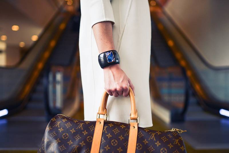 Značka Louis Vuitton se stala synonymem luxusu. Její kabelky patří mezi nejkopírovanější na světě.