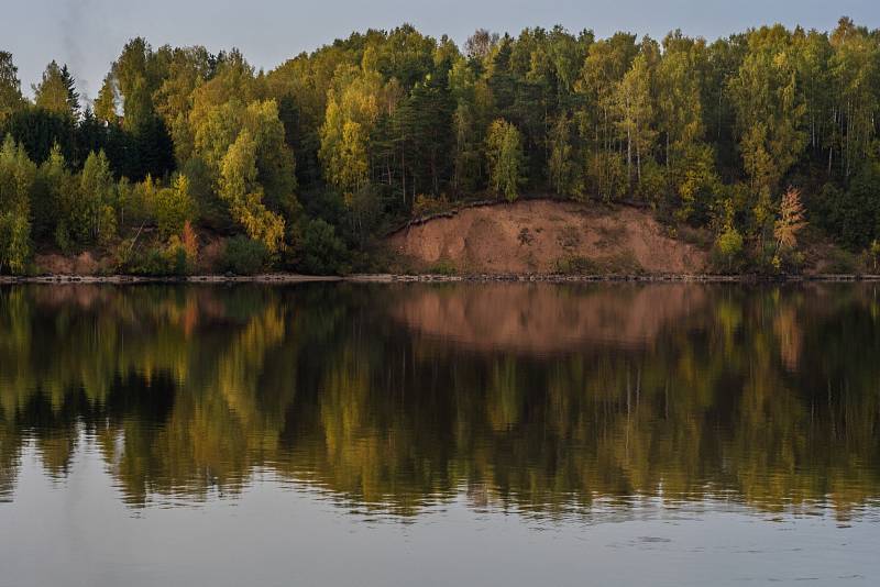 Tiché břehy na ruském venkově lákají k rybaření, ale tato idyla se může snadno zvrtnout