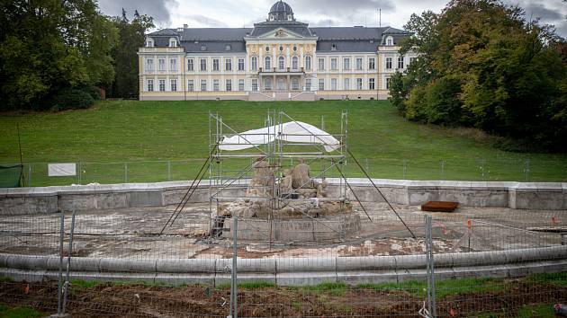 Neptunova kašna prochází rekonstrukcí