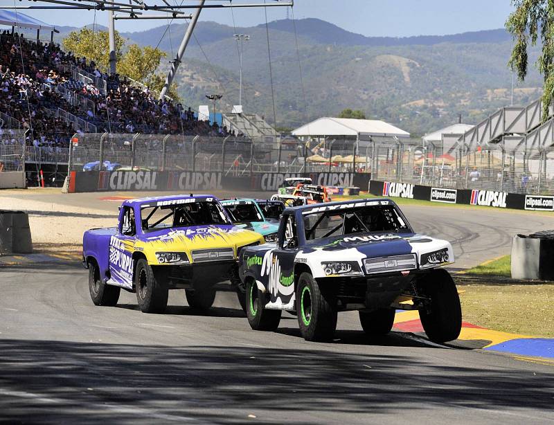 Závody Stadium Super Trucks.