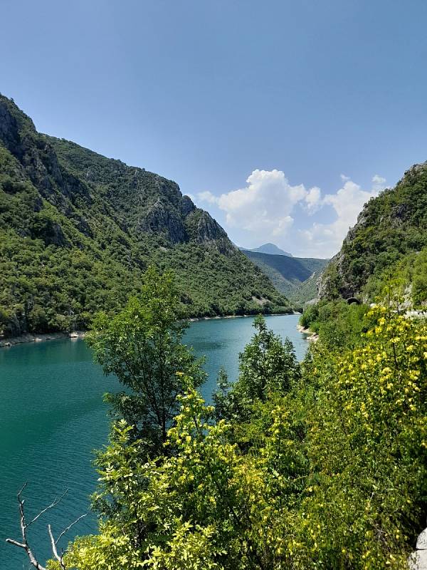 Roadtrip na Balkán: Řeka Neretva kousek od Mostaru