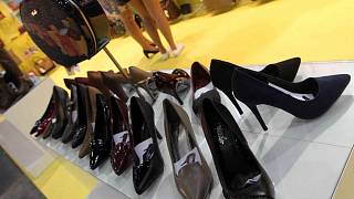 Pražský obchod s botami obslouží jen slušně oblečené. Jde o diskriminaci? -  Pražský deník