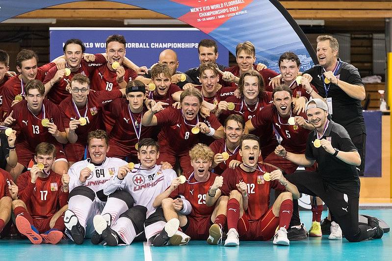 Čeští juniorští florbalisté ve finále MS v Brně porazili Finsko a obhájili tak zlato.