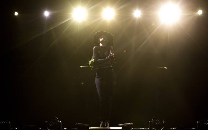 Zpěvačka Alicia Keys vystoupila 12. června v pražské O2 Areně.