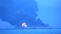 Hořící tanker Sanchi ve Východočínském moři