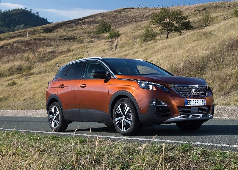 Peugeot 3008 (+12 000 Kč) kromě GT Line (-8 000 Kč) od 545 000 Kč