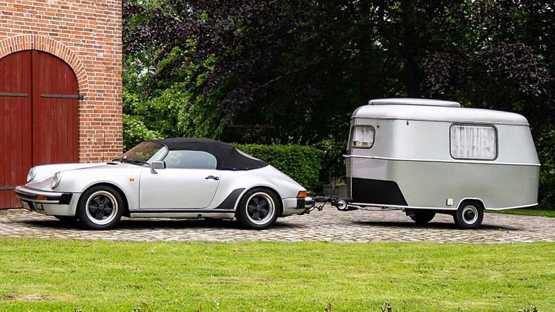 Porsche 911 Carrera 3.2 Speedster a kravana