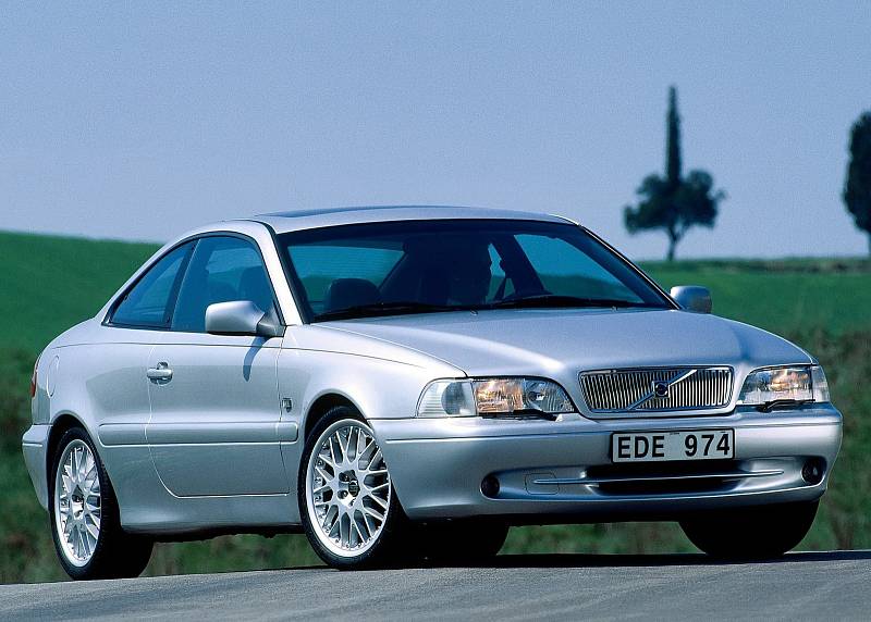 Volvo C70 2.3 T5 Coupé, rok 1998, najeto 309 000 km. Cena: 59 000 Kč