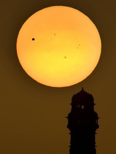 Přechod Venuše přes Slunce