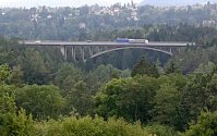 Most na D1 přes údolí Šmejkalky.