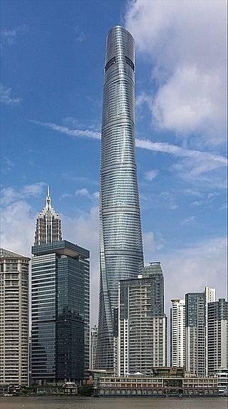 Věžák Shanghai Tower je třetí nejvyšší budovou světa. Nyní se v něm nachází nejvýše položená restaurace (umístěná uvnitř budovy) na planetě, Heavenly Jin.