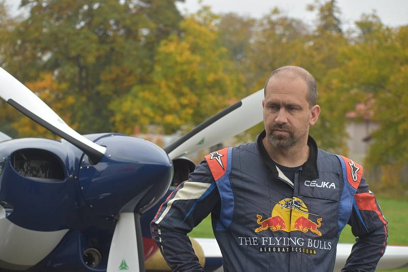 Vedoucí skupiny Flying Bulls Aerobatics Team Stanislav Čejka