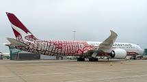 Australský dopravce Qantas nechal několik ze svých letadel pomalovat nátěry odkazujícími na tradiční umění australských domorodých kmenů.