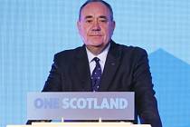 Vůdce skotských separatistů Alex Salmond ohlásil rezignaci na post předsedy Skotské národní strany i šéfa skotské vlády. 