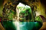 Chichén Itzá v Mexiku, jeskyně s podzemním jezerem,
