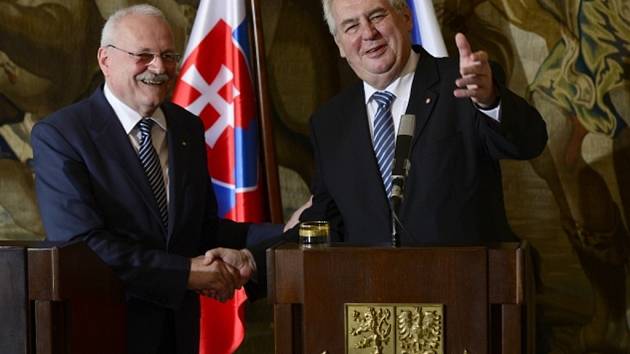 Prezident Miloš Zeman a slovenský prezident Ivan Gašparovič.