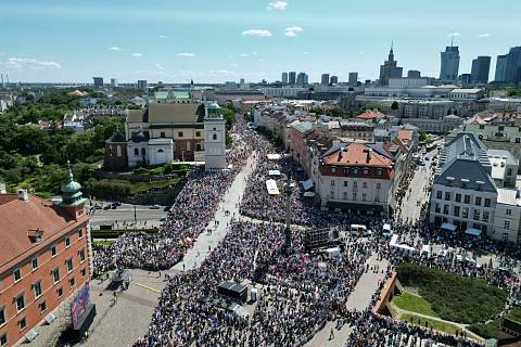 Protivládní demonstrace ve Varšavě, 4. června 2023.