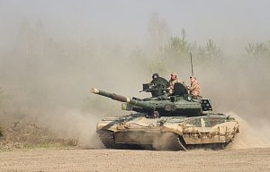 Ukrajinský tank T-84 Oplot