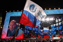 Vladimir Putin oslavuje s příznivci své znovuzvolení ruským prezidentem