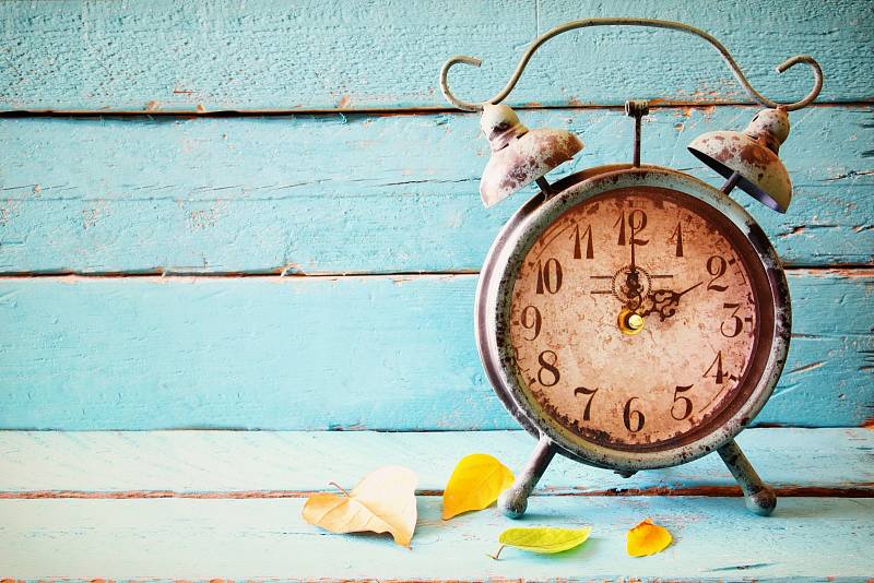 Posun času způsobuje, že jsme nuceni být aktivní v době, kdy nám hodiny v těle udávají čas ke spánku