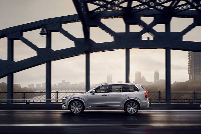 Moderniované Volvo XC90 (2020)