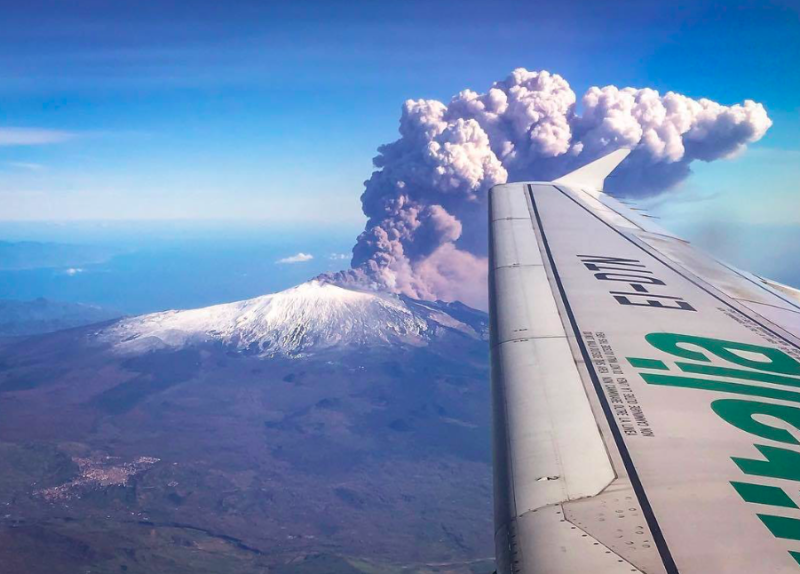 Sopka Etna se probudila k životu.