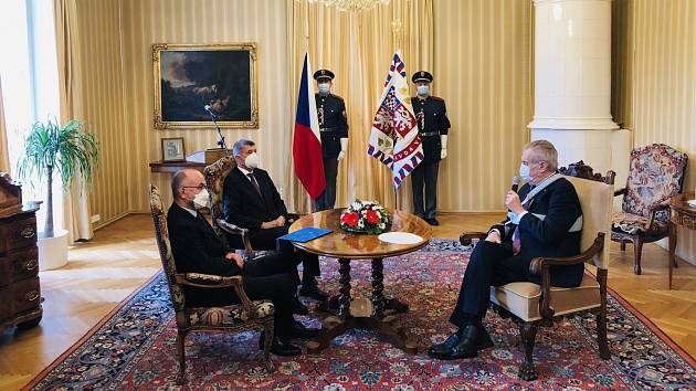 Premiér Andrej Babiš, prezident Miloš Zeman a ministr zdravotnictví Jan Blatný