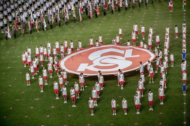 První program hromadných skladeb v rámci XVI. všesokolského sletu proběhl 5. července 2018 v pražské Eden Aréně.