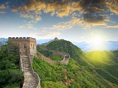 Velká čínská zeď - jeden z divů světa.